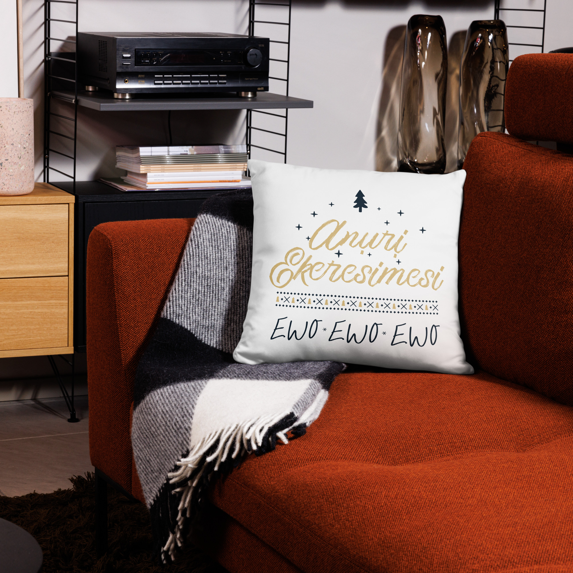 Aṅụrị Ekeresimesi Throw Pillow – Igbo “Merry Christmas” Accent Cushion | Festive Home Décor - Image 3